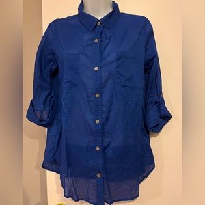 Old Navy lightweight button down - Size M